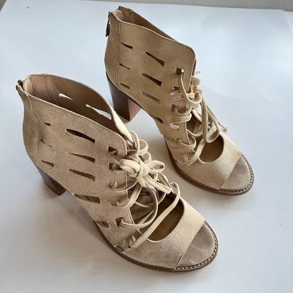 Vince Camuto Tressa‎ Natural Beige Perforated Sandal Chunky Heel Size 7M … - Picture 7 of 8